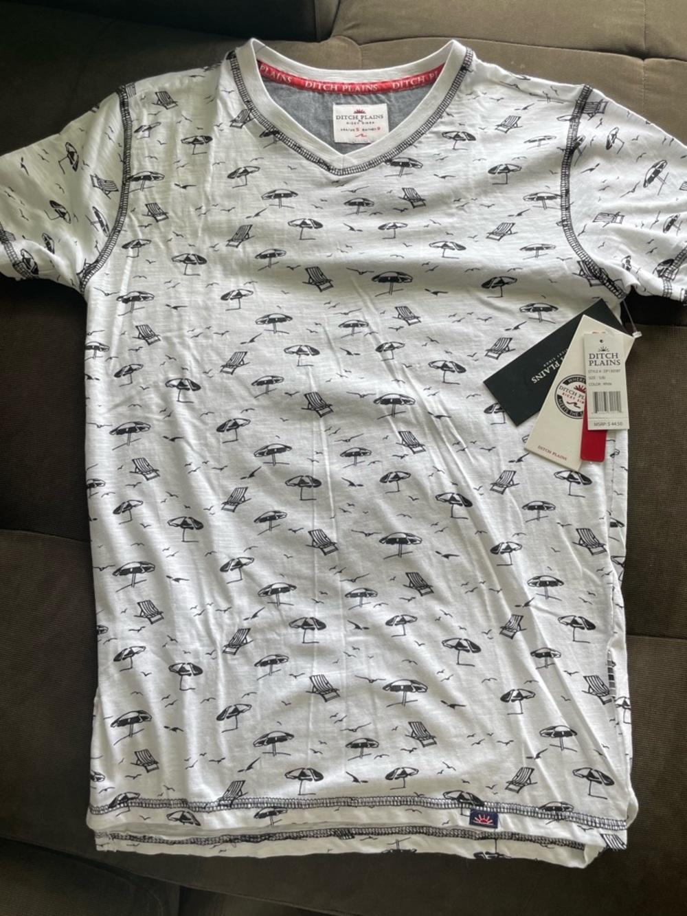 Ditch Plains Men’s White V-Neck Beach Umbrella Print Tee, Size S